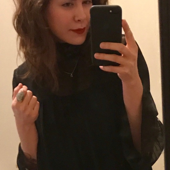 Meet your Posher, Shelly - Picture 2 of 3